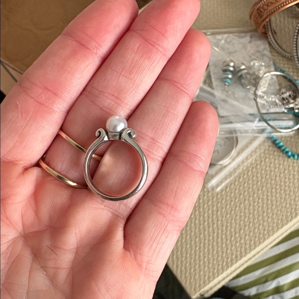 James Avery Retired Silver Pearl Ring - Picture 13 of 16